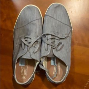 Toms sneakers